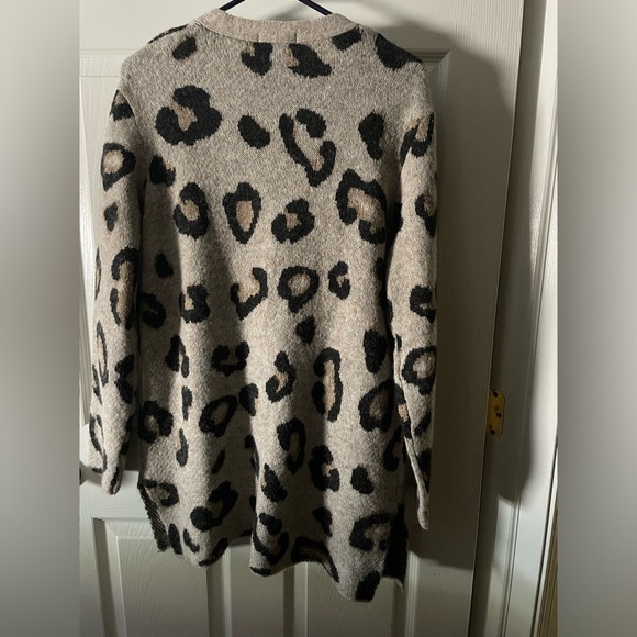 Cardigan Modern Canvas~Leopard~Cozy & warm open front Pockets Side slits Size M - Picture 2 of 5